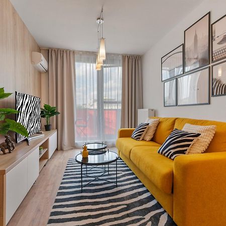 Lam Safari - Balcony - Ac - Free Parking Apartment Bratislava Bagian luar foto