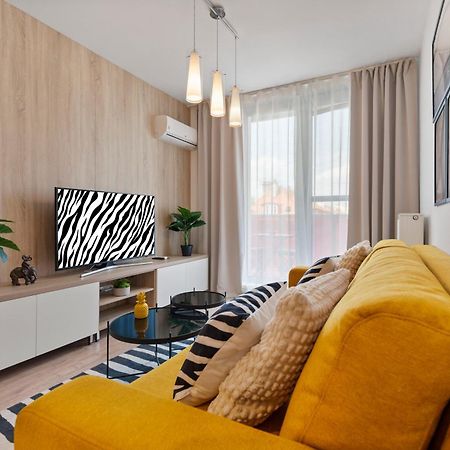 Lam Safari - Balcony - Ac - Free Parking Apartment Bratislava Bagian luar foto
