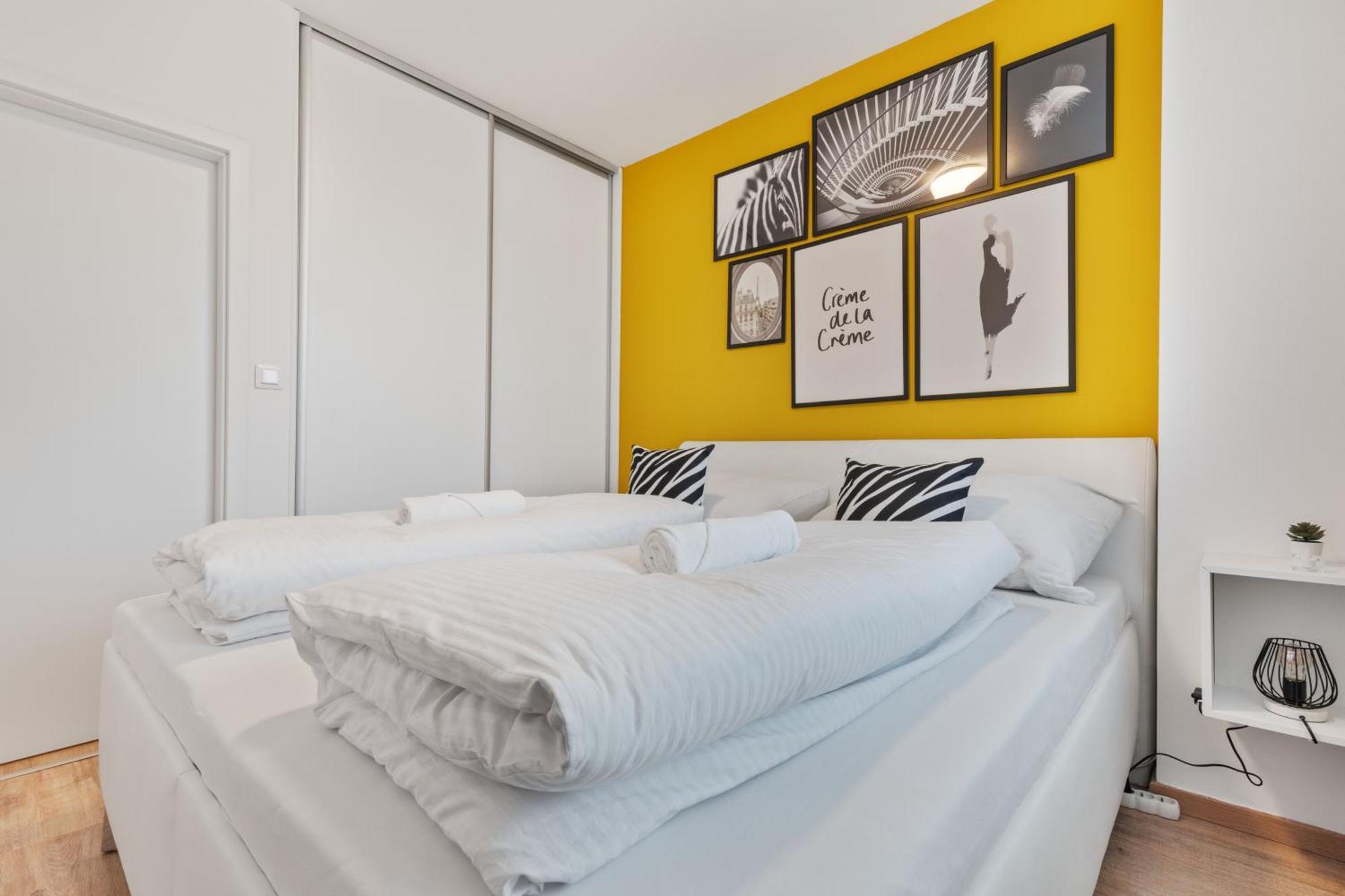 Lam Safari - Balcony - Ac - Free Parking Apartment Bratislava Bagian luar foto