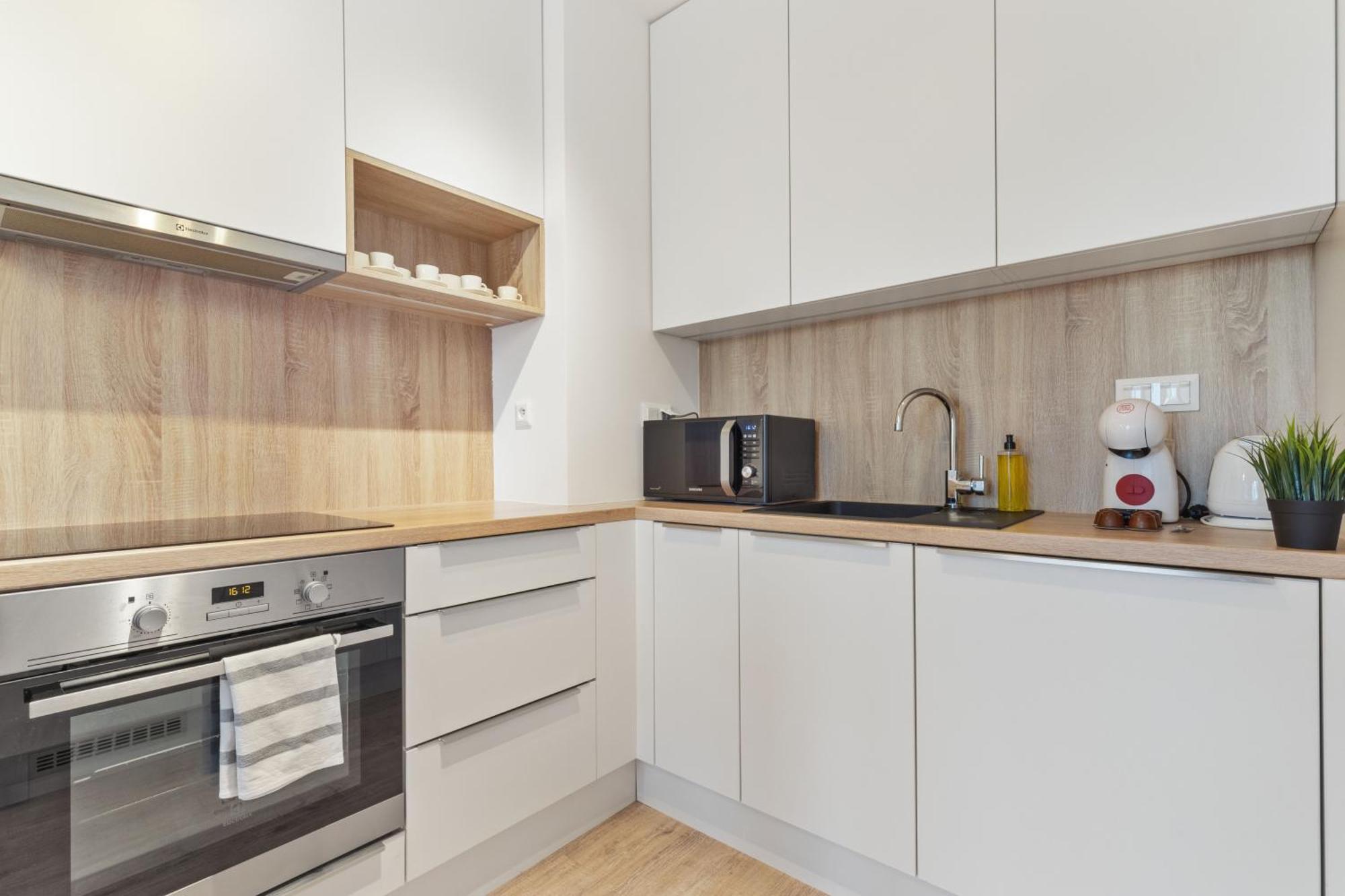 Lam Safari - Balcony - Ac - Free Parking Apartment Bratislava Bagian luar foto