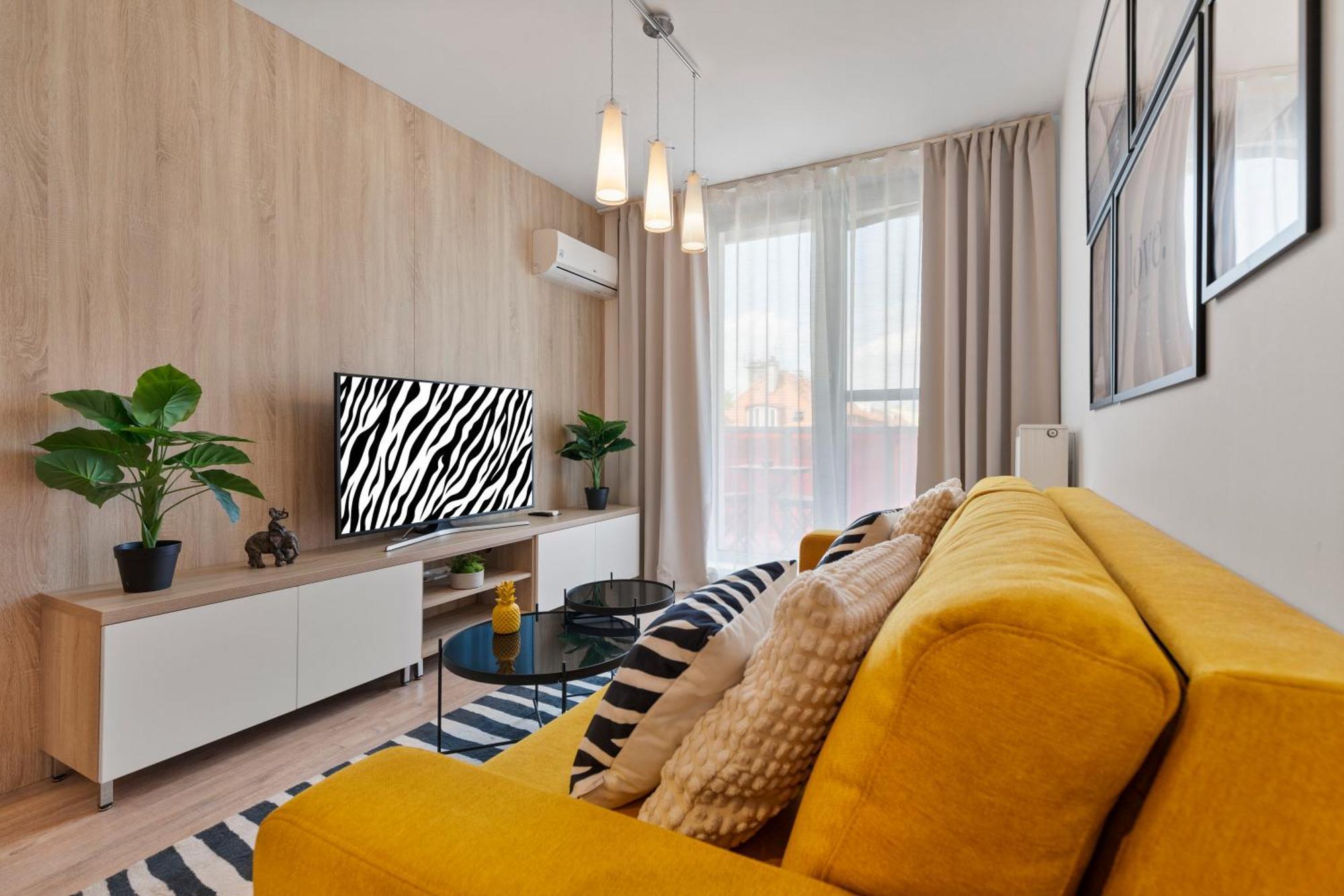Lam Safari - Balcony - Ac - Free Parking Apartment Bratislava Bagian luar foto